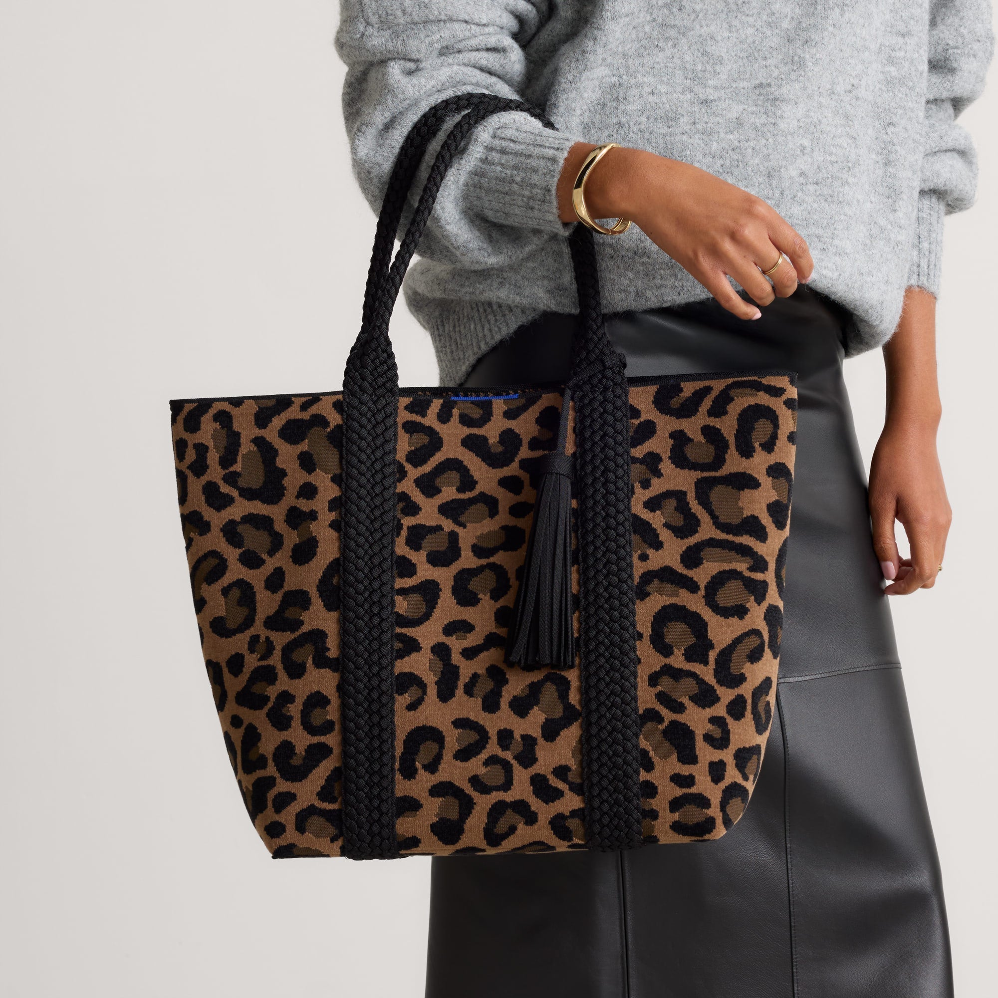 The Lightweight Tote - ReVelvet™ Cat